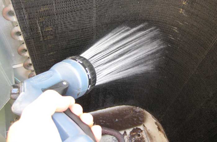 夏季冷库的使用与保养注意事项